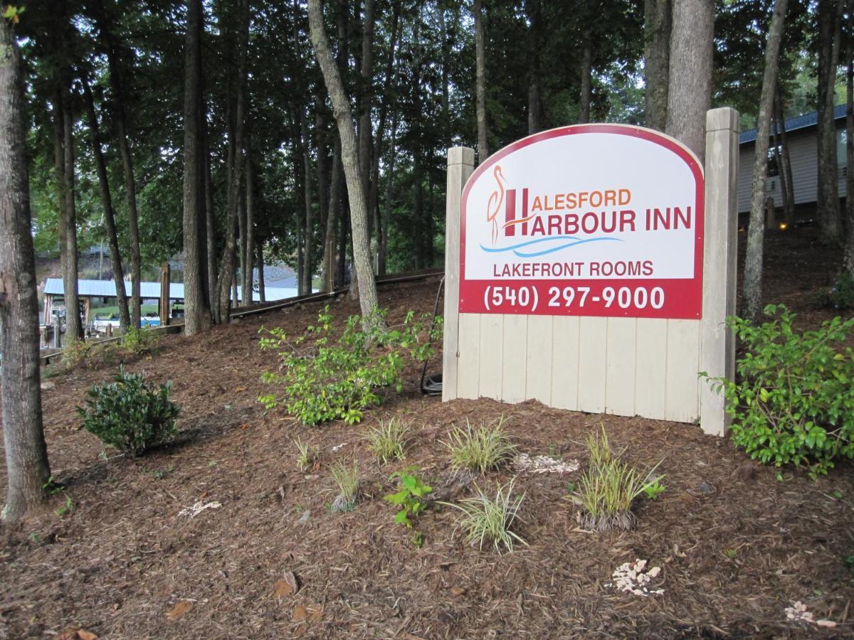Halesford Harbour Hotel Moneta Bagian luar foto
